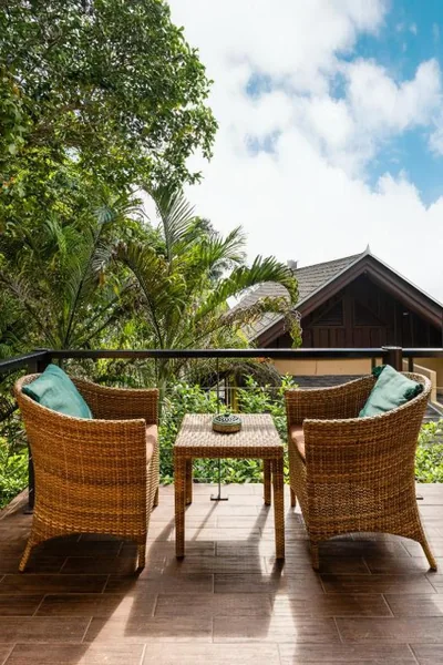 Bungalow avec vue sur le jardin — Beyond The Blue Horizon Boutique Bungalows